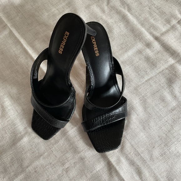 Express Open toe Heels -double straps - Picture 5 of 6